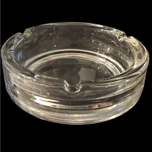 VINTAGE LOT OF 4 ASHTRAYS - Picture 3 of 5